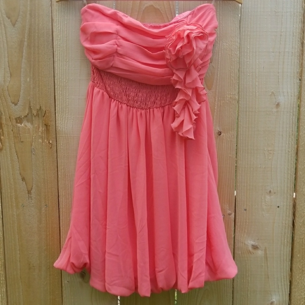 NWOT Pink Party Dress w/ Ruffles & Bubble Hem